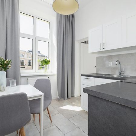 2-Bedroom Apartment - Dluga 65 Cracovia Esterno foto