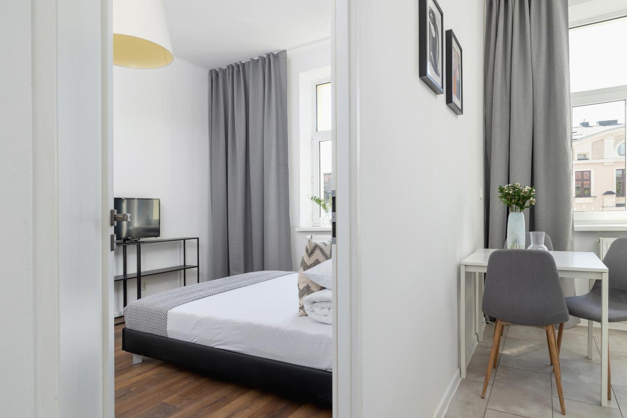2-Bedroom Apartment - Dluga 65 Cracovia Esterno foto